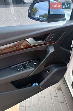 Внедорожник / Кроссовер Audi Q5 2017 в 