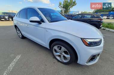 Внедорожник / Кроссовер Audi Q5 2021 в 