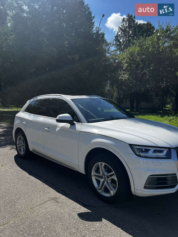 Внедорожник / Кроссовер Audi Q5 2018 в Киеве