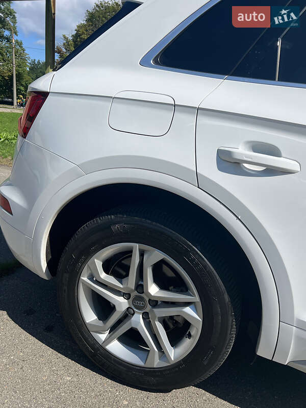 Внедорожник / Кроссовер Audi Q5 2018 в Киеве
