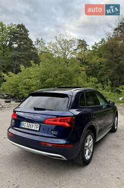 Внедорожник / Кроссовер Audi Q5 2017 в 