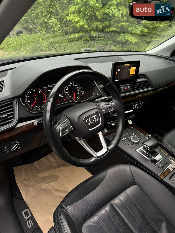 Внедорожник / Кроссовер Audi Q5 2017 в Львове