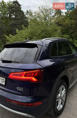 Внедорожник / Кроссовер Audi Q5 2017 в 