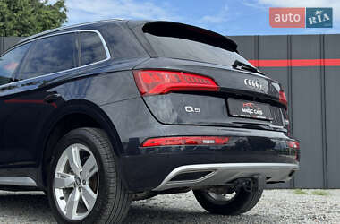 Внедорожник / Кроссовер Audi Q5 2017 в 