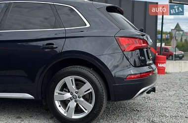 Внедорожник / Кроссовер Audi Q5 2017 в 