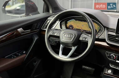 Внедорожник / Кроссовер Audi Q5 2017 в 