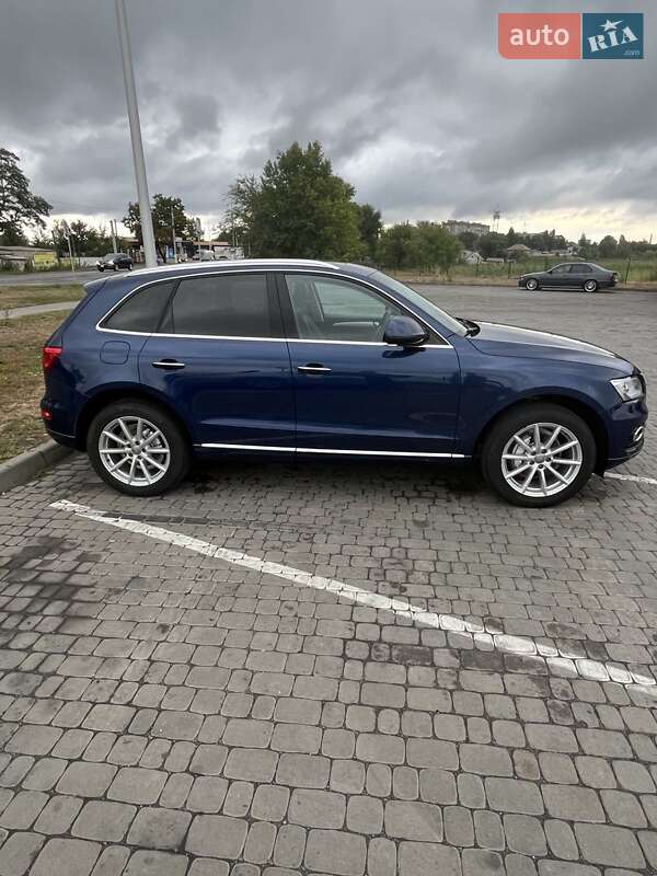 Позашляховик / Кросовер Audi Q5 2016 в Дніпрі