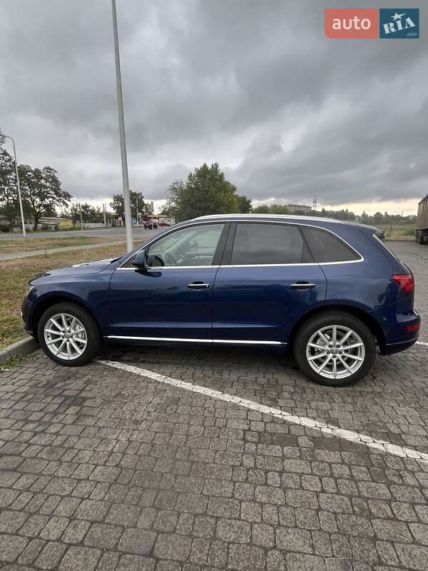 Позашляховик / Кросовер Audi Q5 2016 в Дніпрі