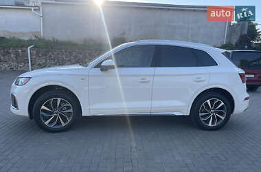 Внедорожник / Кроссовер Audi Q5 2021 в 