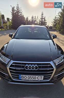 Внедорожник / Кроссовер Audi Q5 2017 в 