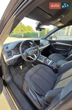 Внедорожник / Кроссовер Audi Q5 2017 в 
