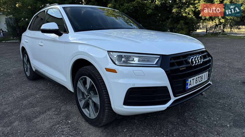 Внедорожник / Кроссовер Audi Q5 2020 в 