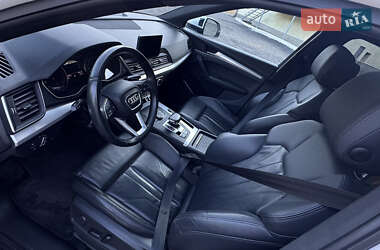 Внедорожник / Кроссовер Audi Q5 2020 в 