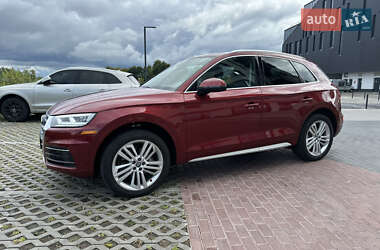 Внедорожник / Кроссовер Audi Q5 2018 в 
