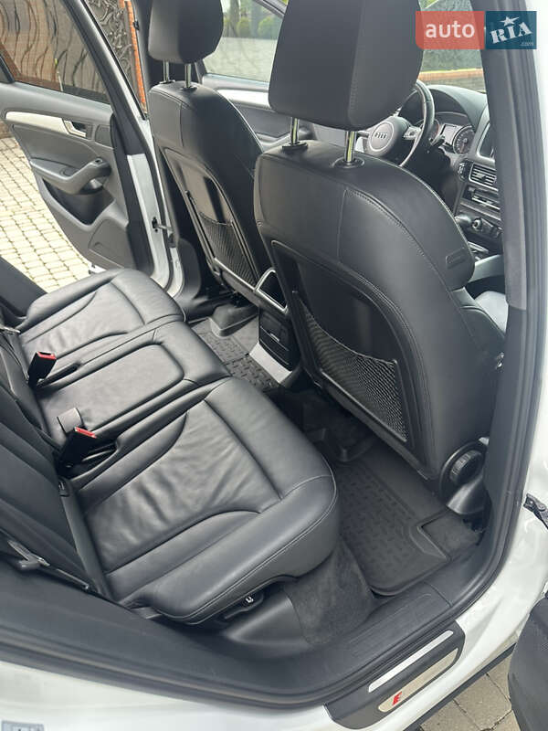 Позашляховик / Кросовер Audi Q5 2015 в Калуші