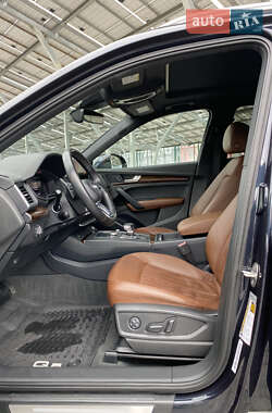 Внедорожник / Кроссовер Audi Q5 2017 в 