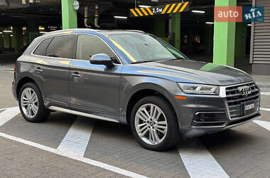 Внедорожник / Кроссовер Audi Q5 2017 в 