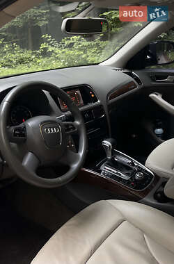 Внедорожник / Кроссовер Audi Q5 2011 в 