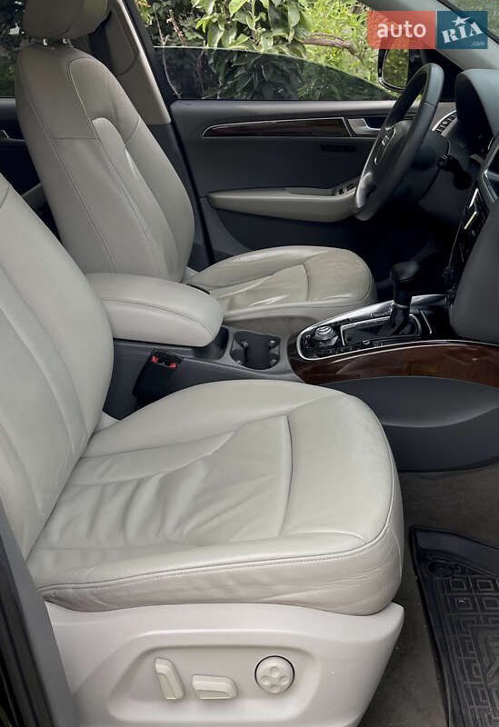 Внедорожник / Кроссовер Audi Q5 2011 в Луцке