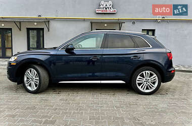 Внедорожник / Кроссовер Audi Q5 2018 в 