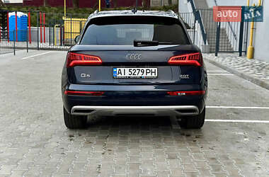 Внедорожник / Кроссовер Audi Q5 2018 в 