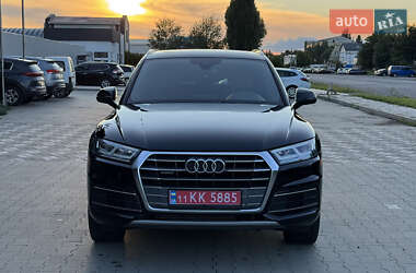 Внедорожник / Кроссовер Audi Q5 2018 в 