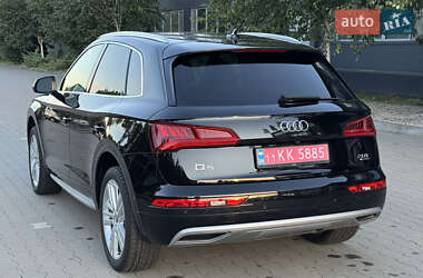 Внедорожник / Кроссовер Audi Q5 2018 в 