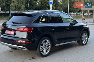 Внедорожник / Кроссовер Audi Q5 2018 в 