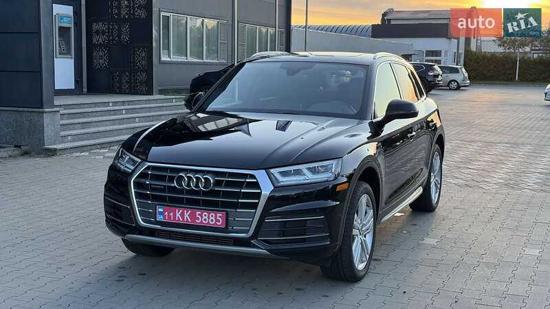 Внедорожник / Кроссовер Audi Q5 2018 в 