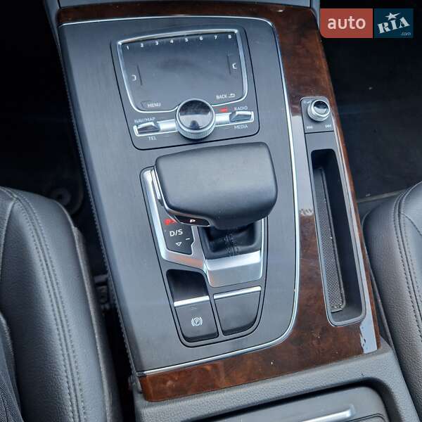 Внедорожник / Кроссовер Audi Q5 2020 в Ивано-Франковске