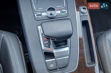 Внедорожник / Кроссовер Audi Q5 2020 в 