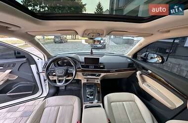 Внедорожник / Кроссовер Audi Q5 2017 в 