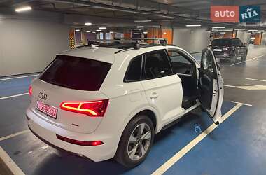 Внедорожник / Кроссовер Audi Q5 2020 в 