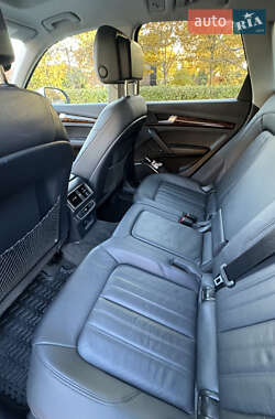 Позашляховик / Кросовер Audi Q5 2017 в 