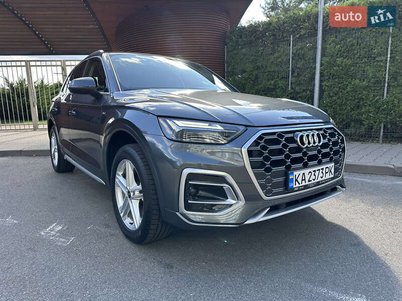 Внедорожник / Кроссовер Audi Q5 2020 в 