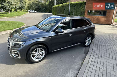 Внедорожник / Кроссовер Audi Q5 2020 в 