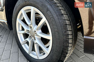 Внедорожник / Кроссовер Audi Q5 2011 в 