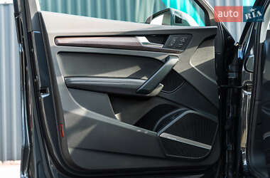 Позашляховик / Кросовер Audi Q5 2020 в 