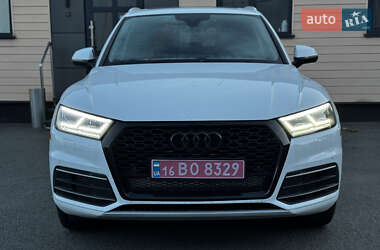 Внедорожник / Кроссовер Audi Q5 2018 в 