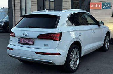 Внедорожник / Кроссовер Audi Q5 2018 в 