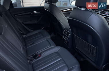 Внедорожник / Кроссовер Audi Q5 2018 в 