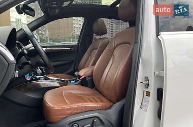 Внедорожник / Кроссовер Audi Q5 2010 в 