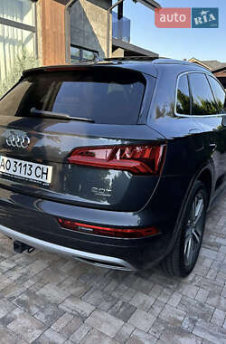 Внедорожник / Кроссовер Audi Q5 2018 в 