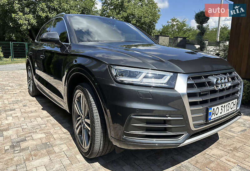 Внедорожник / Кроссовер Audi Q5 2018 в 