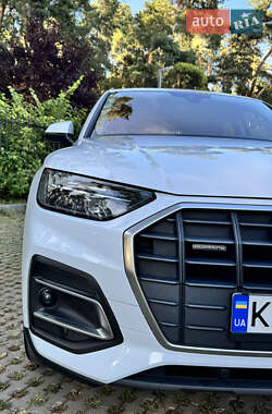 Внедорожник / Кроссовер Audi Q5 2021 в 