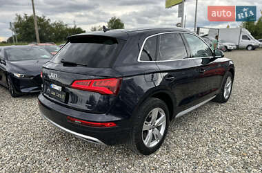 Внедорожник / Кроссовер Audi Q5 2018 в 
