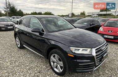 Внедорожник / Кроссовер Audi Q5 2018 в 