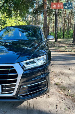 Внедорожник / Кроссовер Audi Q5 2018 в 