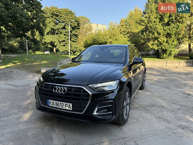 Внедорожник / Кроссовер Audi Q5 2022 в 