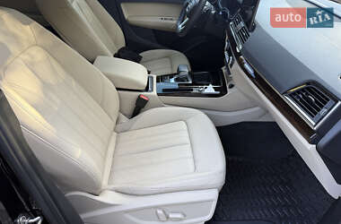 Внедорожник / Кроссовер Audi Q5 2022 в 